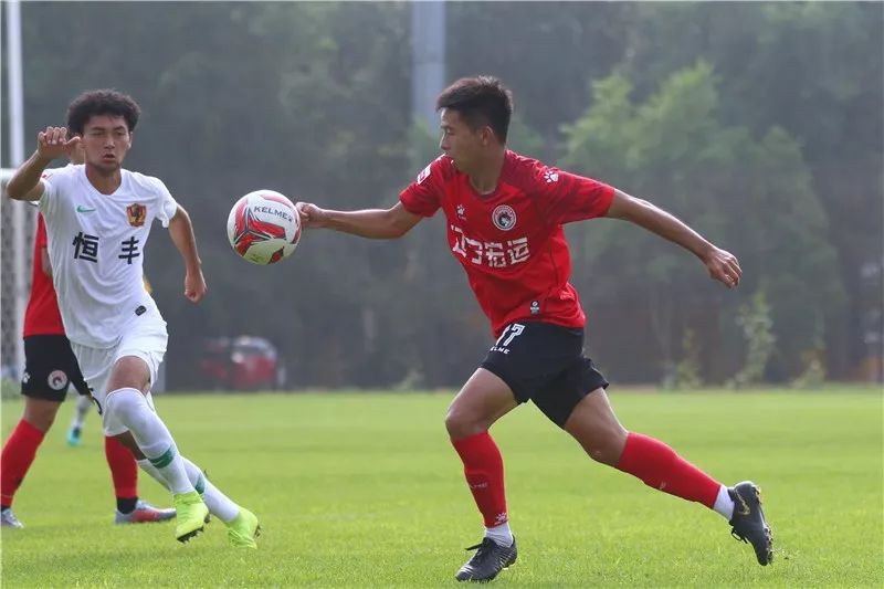 贵州恒丰对辽宁宏运直播,辽宁宏运足球队3比1上港