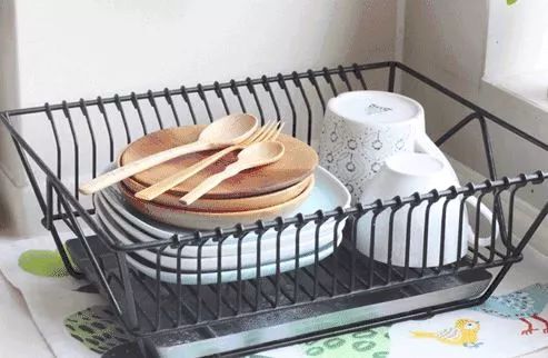 断舍离女人插画,断舍离收纳达人整理房间视频日本