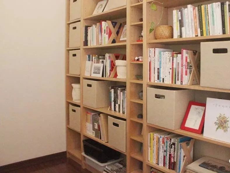 断舍离女人插画,断舍离收纳达人整理房间视频日本