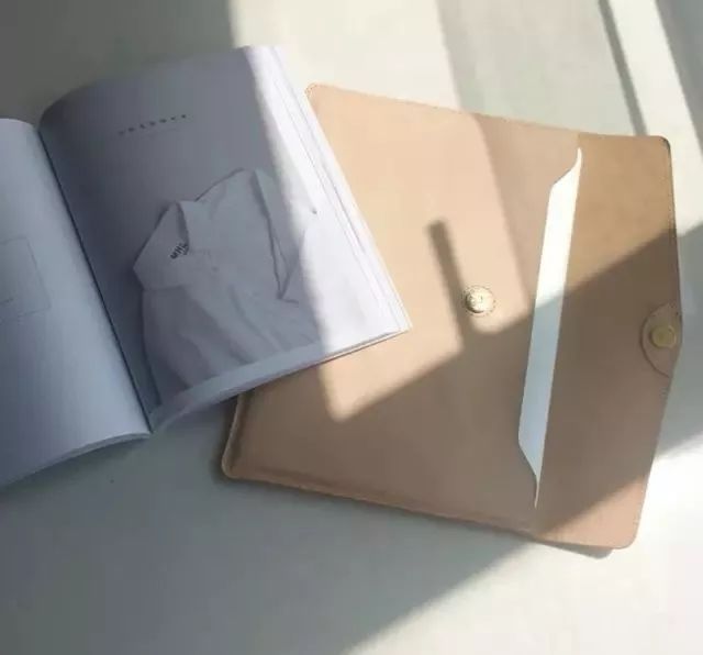 断舍离女人插画,断舍离收纳达人整理房间视频日本