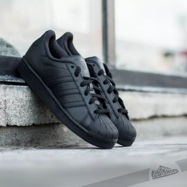 有颜值百搭又可以实战的球鞋,比较百搭舒适耐穿的几款球鞋