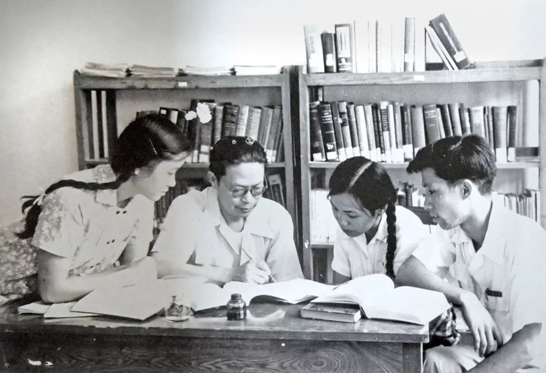 西迁老教授讲述过去的事情,和西迁精神一起的精神还有哪些