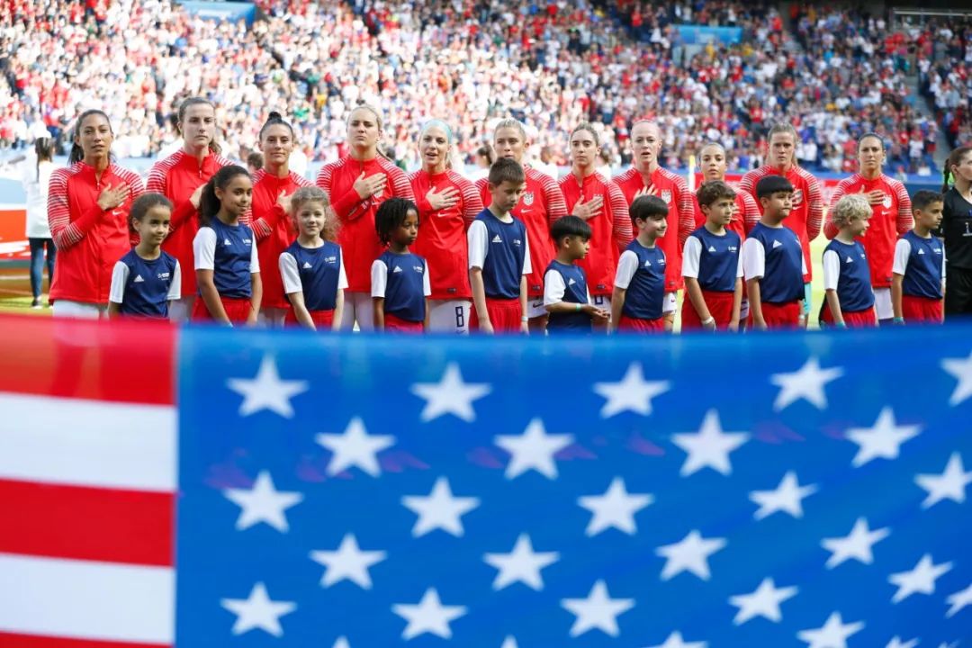 比起世界杯冠军，她们更希望获得和男人一样的权利