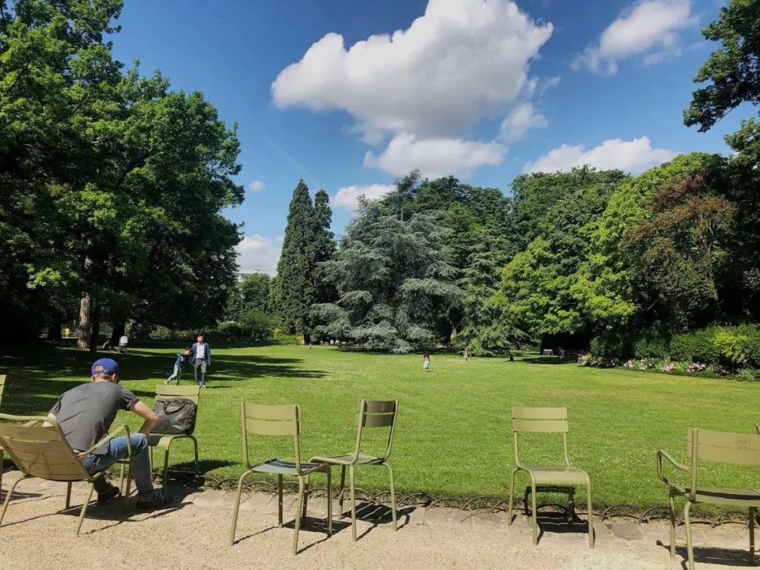 走出成都｜幸运的人，才可以在巴黎自由迷失