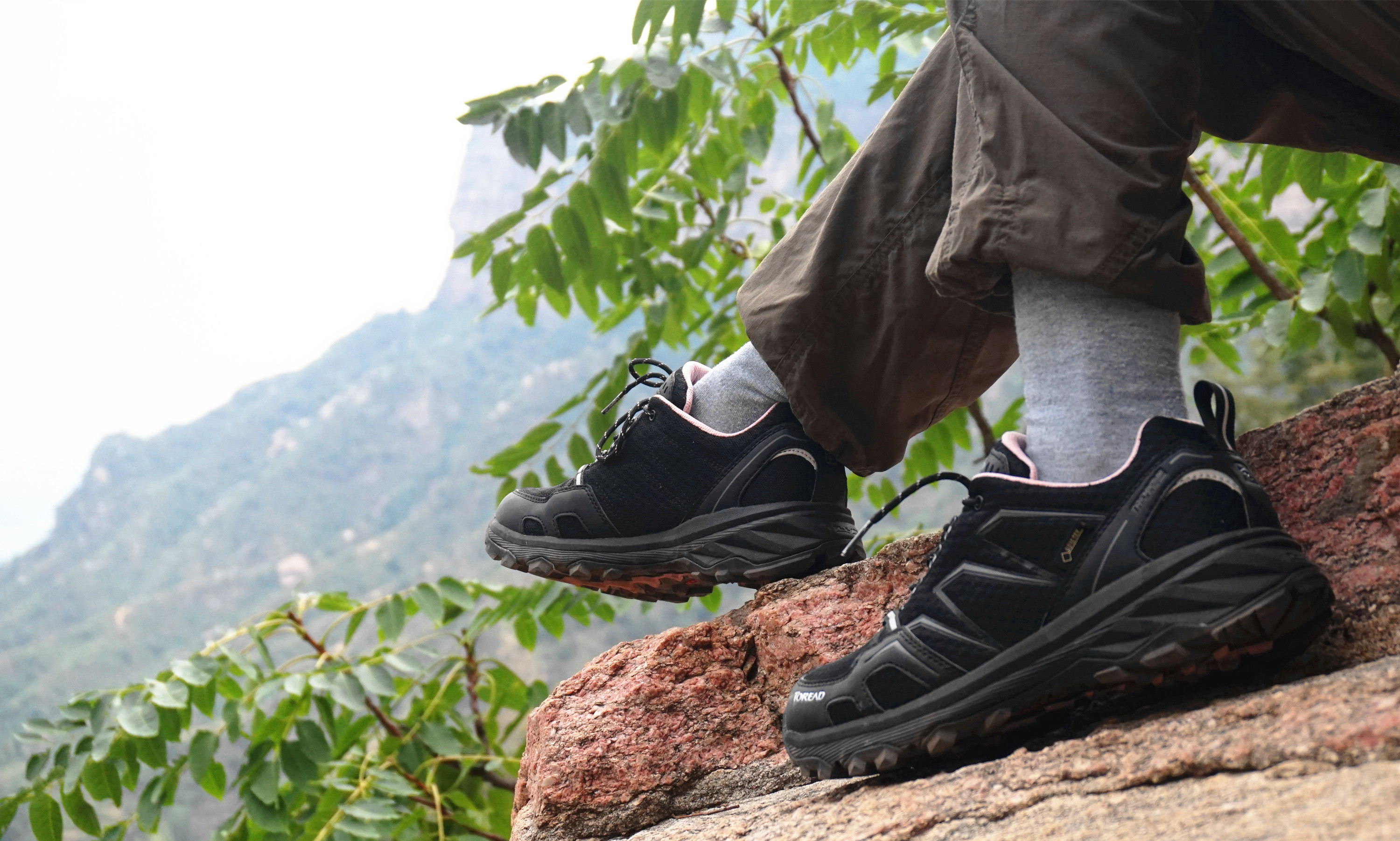 探路者户外登山鞋goretex,探路者和北面的登山鞋对比