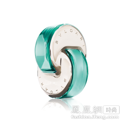 初夏的来临溢出了俏皮的气息,初夏给生活多一点色彩