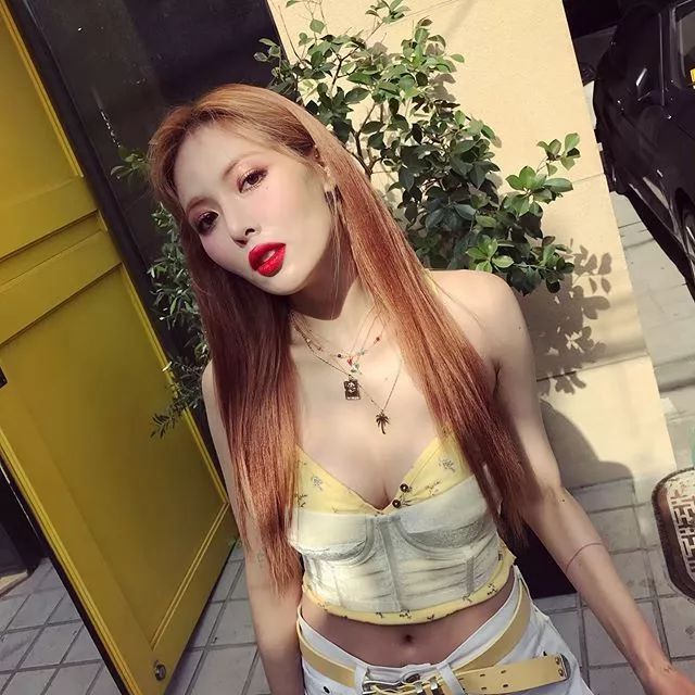 金泫雅的红卡点,金泫雅年卡