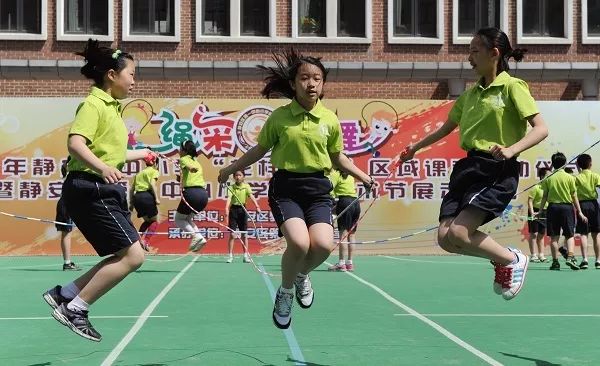 上海中考体育仰卧起坐考试视频,上海中考体育项目及评分标准