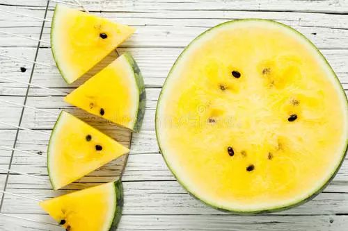 黄桃熟了欢迎朋友们过来品尝采摘,黄桃成熟了欢迎你来品尝采摘