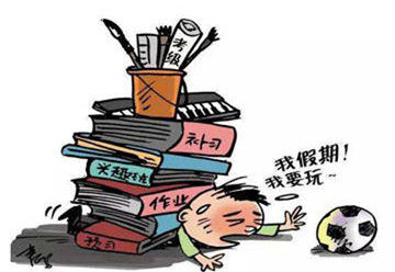 暑假孩子比上班族“打卡”还辛苦！那些披着素质教育外衣的培训班，赤裸裸的提前学习的学科班一个不落下
