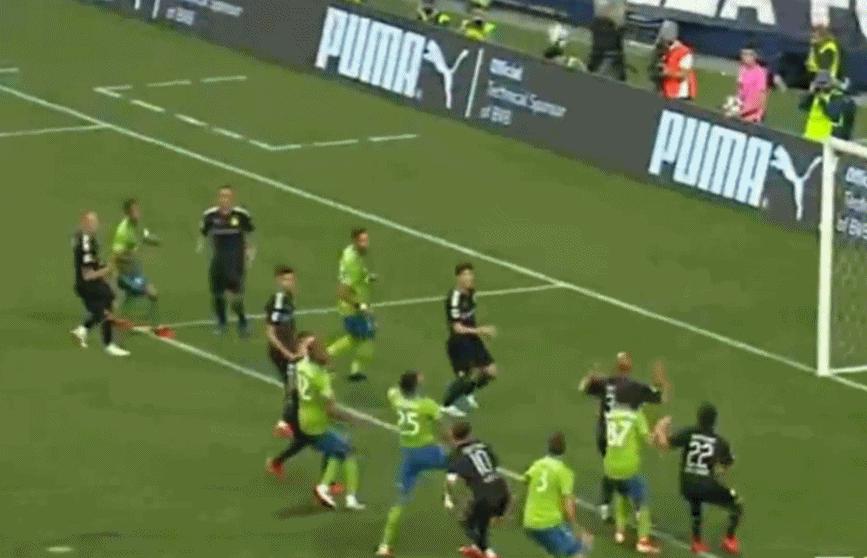 桑乔传射建功多特,桑乔比赛过人