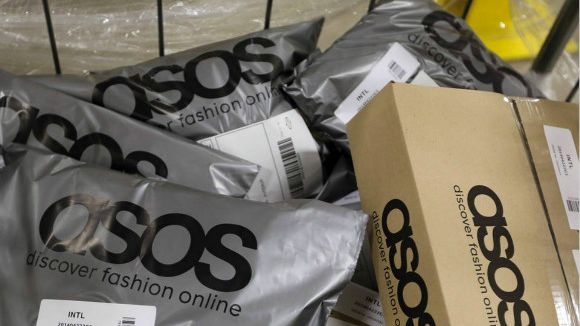 想知道2030年最值钱的购物中心什么样？全球商业地产老大URW搞了家AI服装店.....