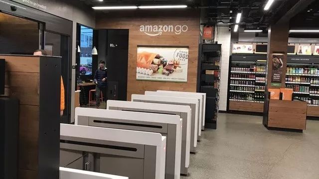 想知道2030年最值钱的购物中心什么样？全球商业地产老大URW搞了家AI服装店.....