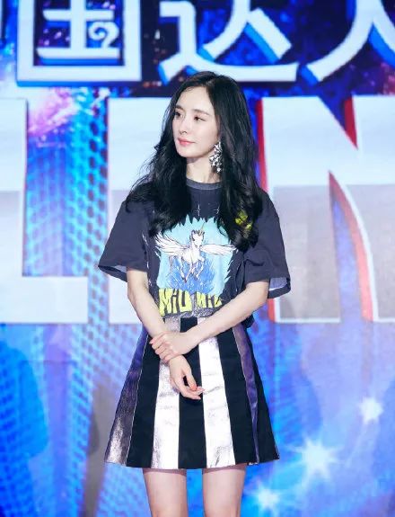 优衣库t恤经典,最近很火的网红t恤优衣库