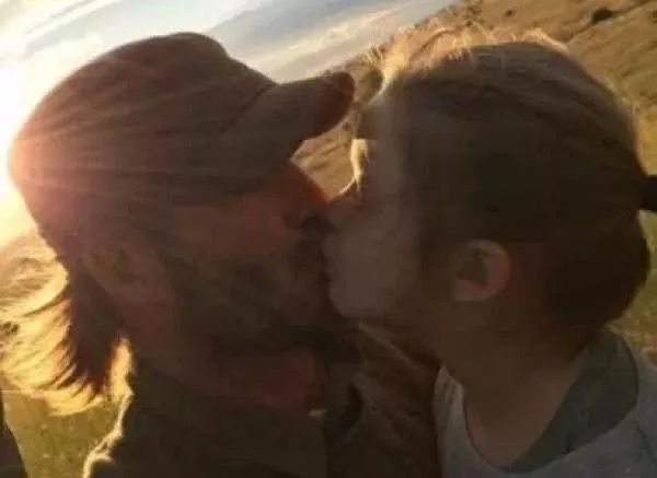 女儿的嘴巴像爸爸好不好,为什么女儿的嘴爸爸不能亲