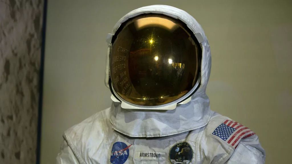 阿波罗登月是宇宙飞船吗,阿波罗有登月吗