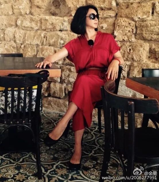 她28岁变性，父亲被嘲笑“这是你儿子还是女儿？”，一句话回应暖哭了...