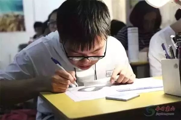 2019年华师一学生获得奖学金名单,2018年全国大学生自强之星名单