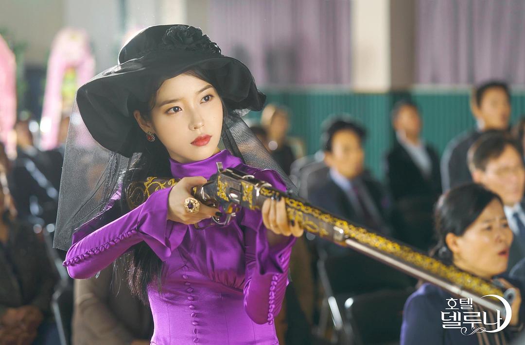 有钱、又美、还能撩帅哥，这个千年老妖精我嫉妒了