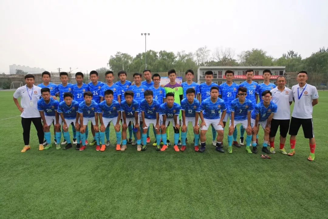 年轻足球小将第一次在一线队首秀,中国足球小将新援首秀