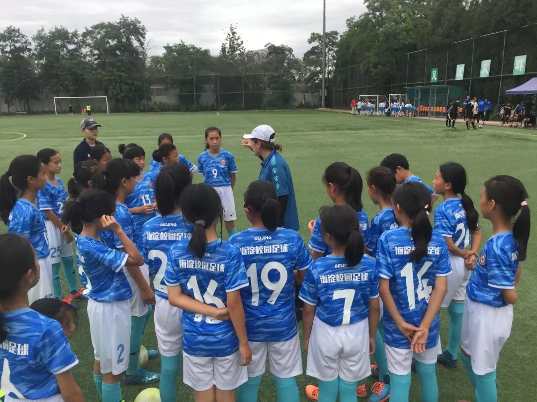 年轻足球小将第一次在一线队首秀,中国足球小将新援首秀