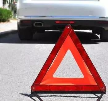 开车鬼探头怎么处理,开车什么叫鬼探头