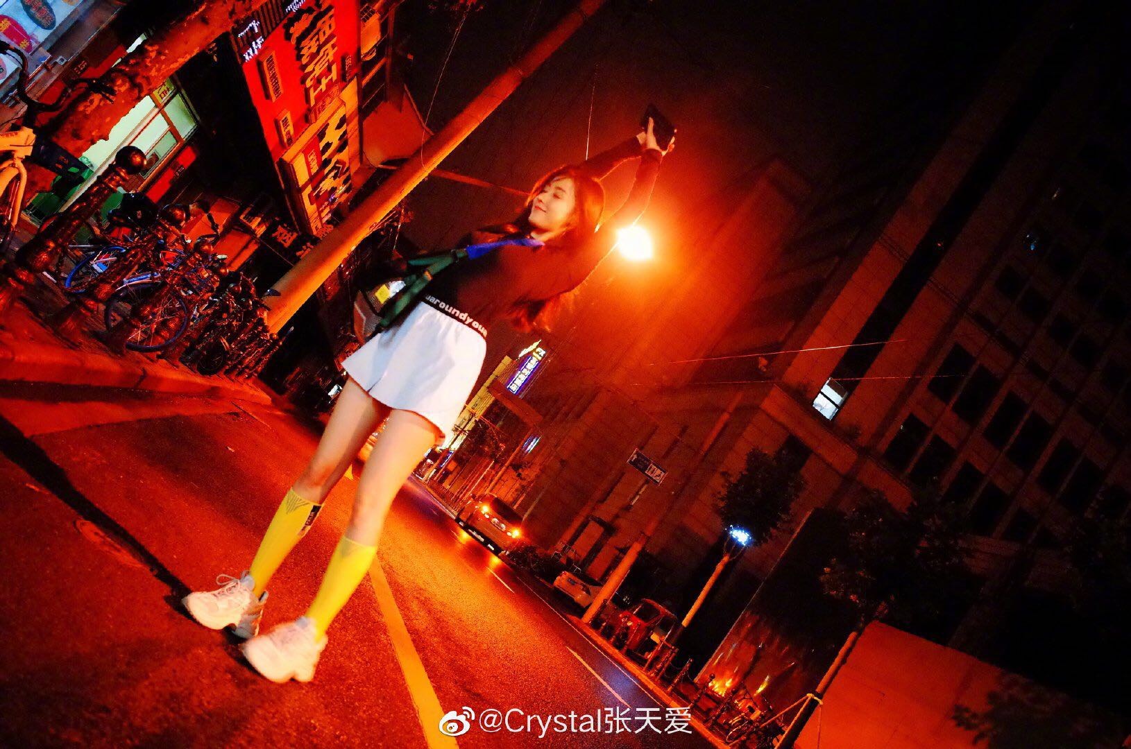 张天爱足球袜,张天爱长筒袜