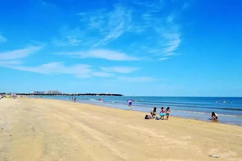对烟台人来说，不洗海澡（xiajiaozi）就不算过夏天