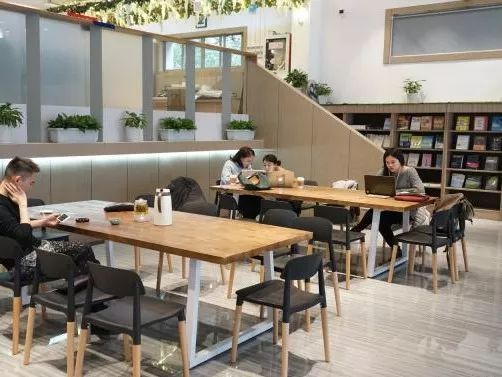 高校校园书店怎么开？听听央视报道怎么说