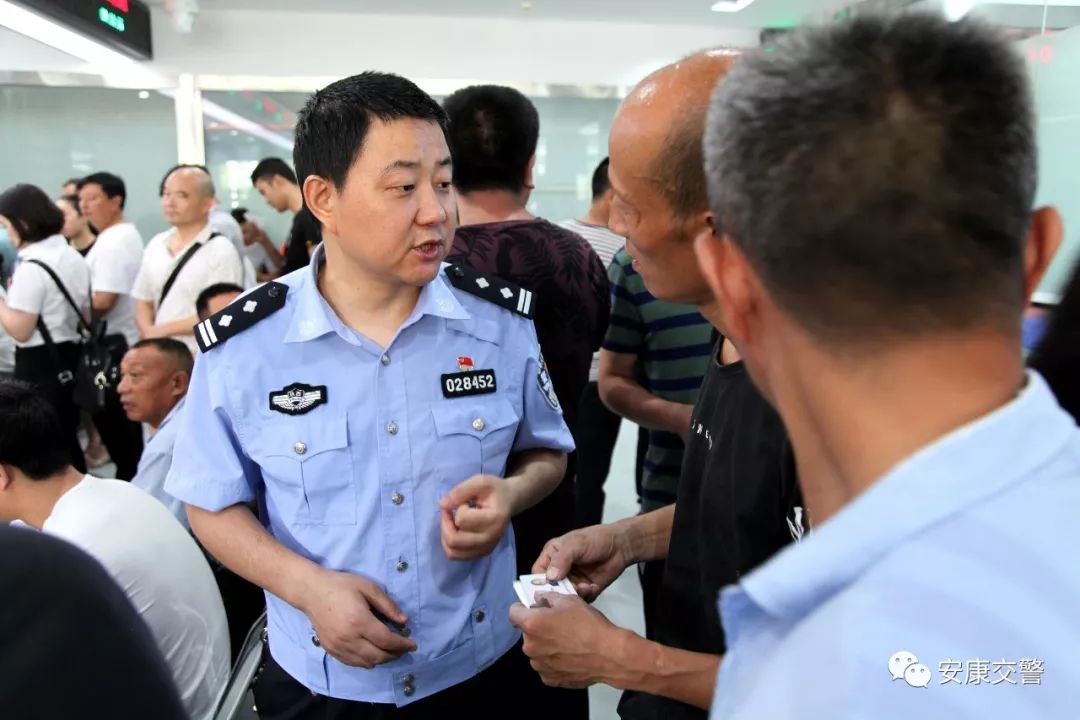 累并快乐着一你所不知的车管民警工作的一天