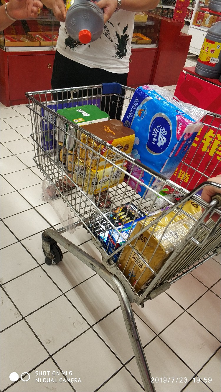 钓鱼享百味人生,钓鱼享乐趣