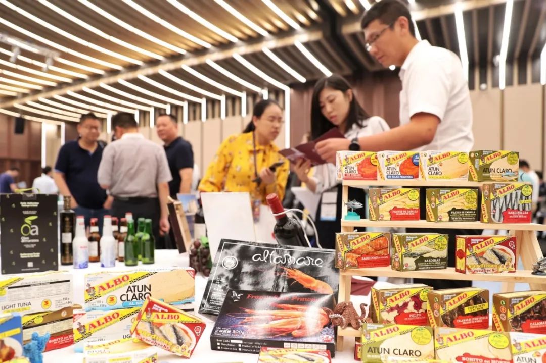 减肥面包、控血糖良药、防冲击地板…进博会全球新品让你“买到赚到”