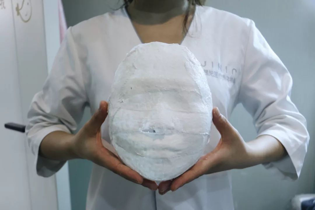 长见识了，西安这店只让脸大的妹子进？