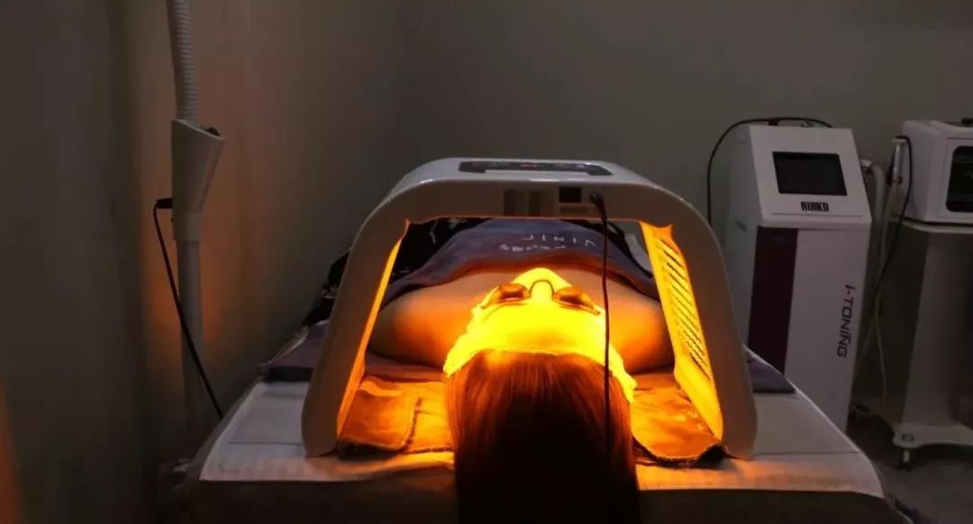 长见识了，西安这店只让脸大的妹子进？