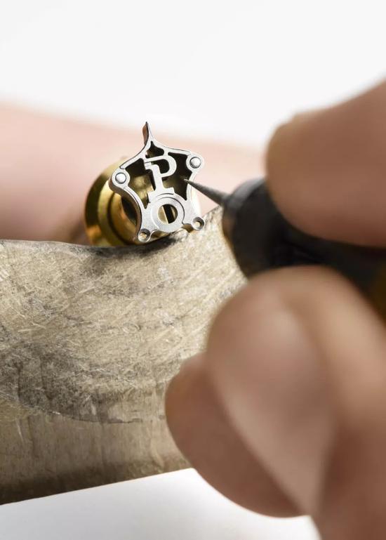 又薄又轻的高端腕表,什么东西又薄又耐磨