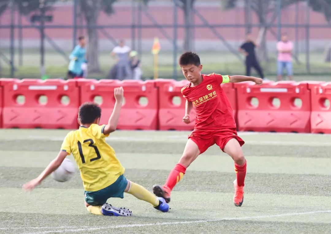 恒大皇马足球基地外教,恒大足校皇马精英队