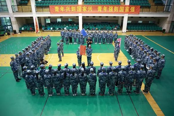 高一军训通知家长,2019年高一新生军训时间