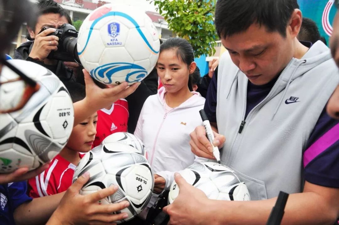 国家关于校园足球的最新政策,国家出台关于校园足球的政策