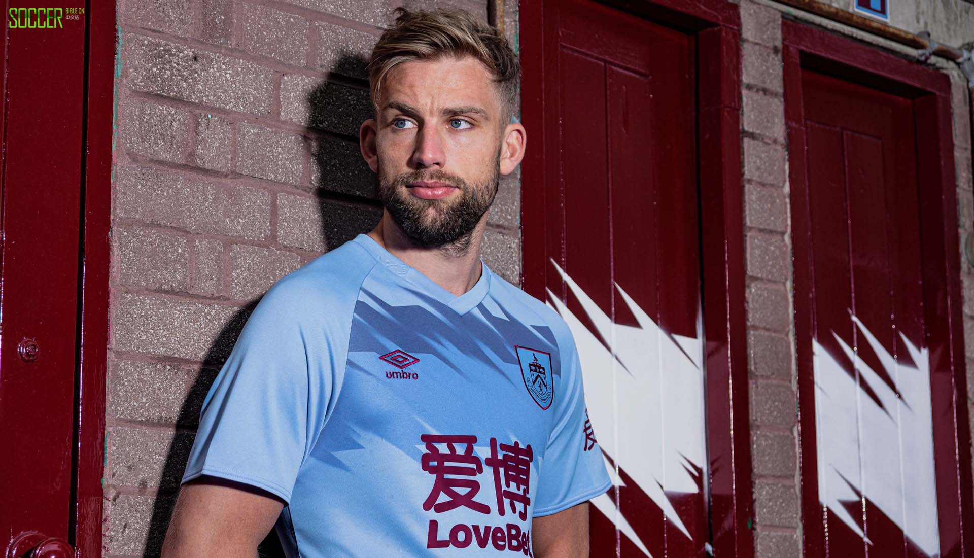 21-22英超曼城客场球衣,英超积分榜纽卡斯尔客场球衣