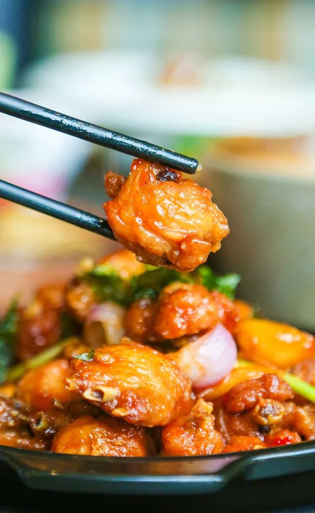 等了3年，这家神店终于开进东区，西餐+中餐+泰餐…1秒吃出国际感