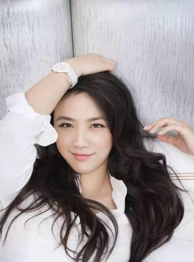 36岁佟丽娅低调过生日，这变化太惊人，她到底经历了什么？