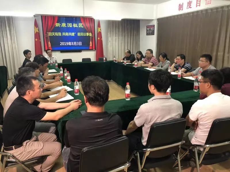 热闹过年绘画,社区组织的绘画活动