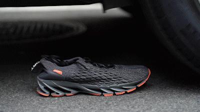 一双鞋竟装上28片“刀锋”弹簧？！穿上暴走跳跃，感觉能起飞了