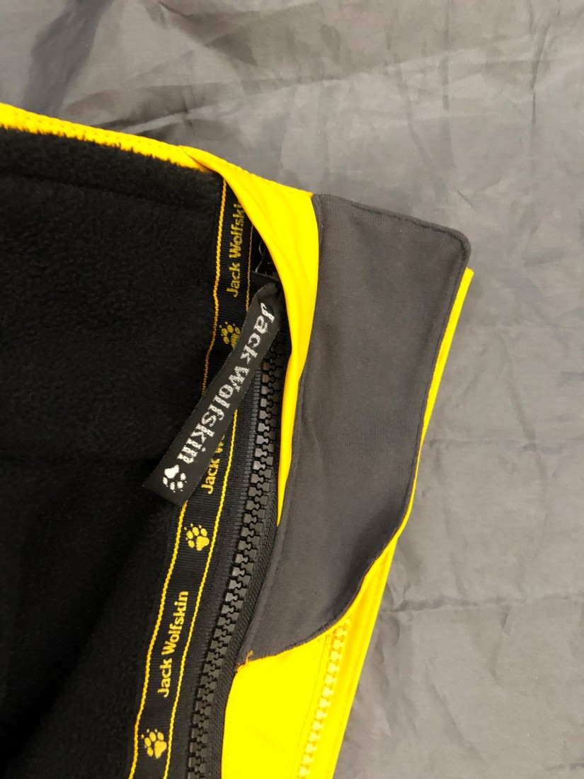 冲锋衣透气防水最好的是哪一款,2024年最火的冲锋衣防水防风透气