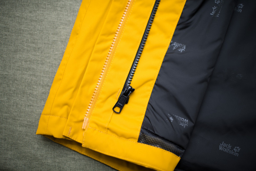 冲锋衣透气防水最好的是哪一款,2024年最火的冲锋衣防水防风透气