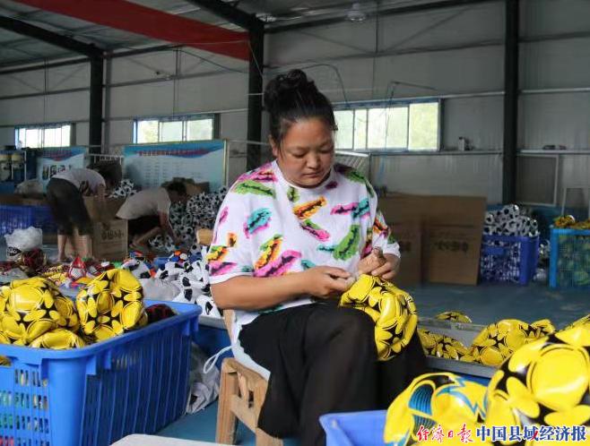 河南贫困户脱贫致富,乡村振兴致富车间