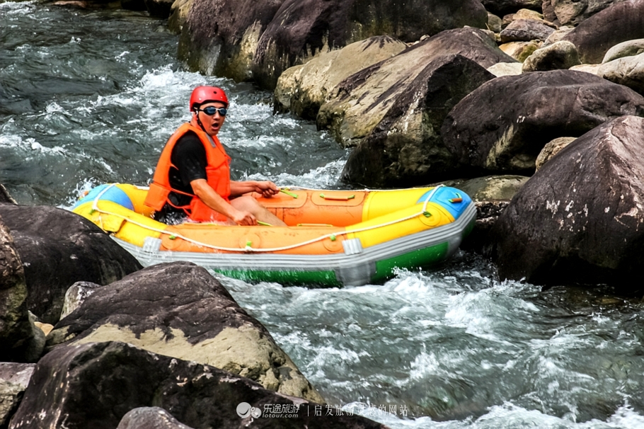 安吉高铁站到浙北漂流乘车,周末去安吉浙北大峡谷漂流人多吗