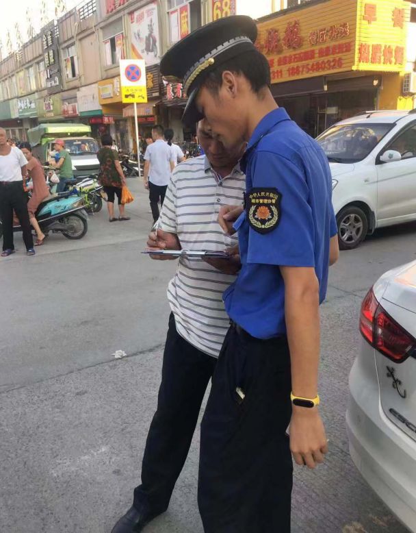 肇庆近光灯抓拍,肇庆交警抓拍黄灯