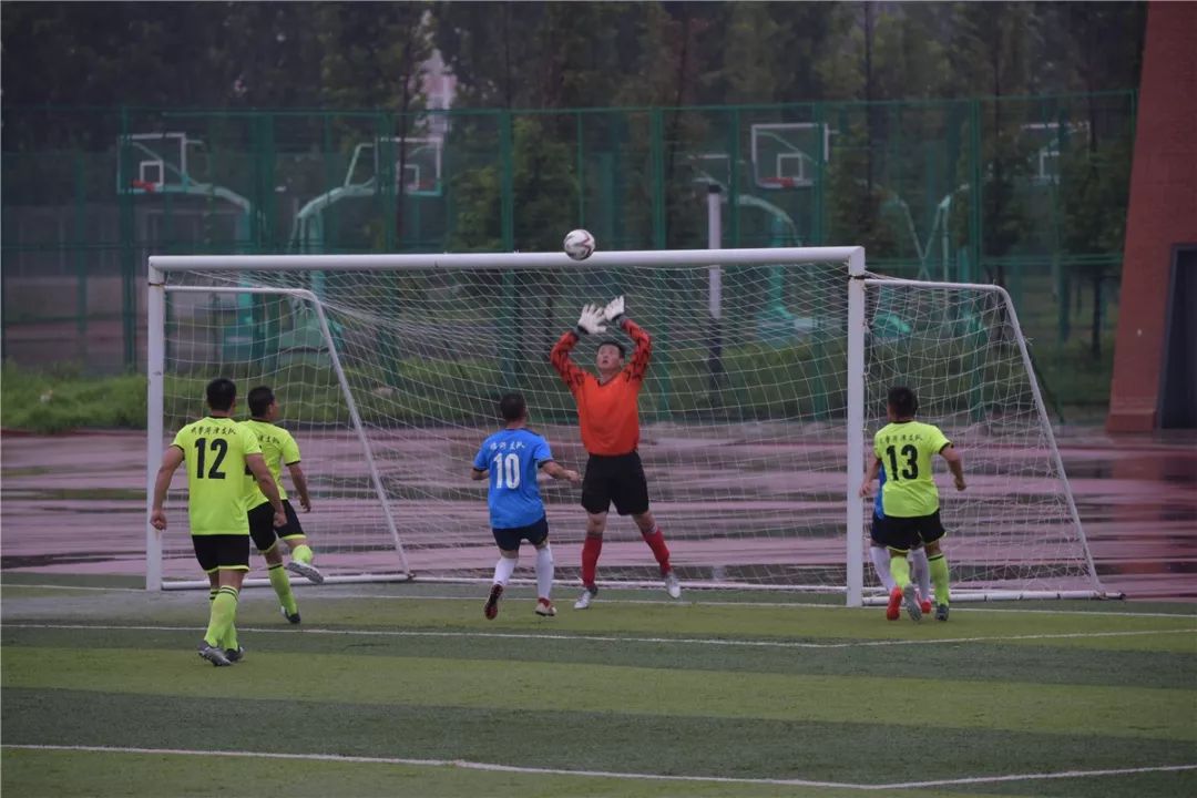 强军杯“卫士动力”业余足球比赛临沂片区圆满收官，*警武**临沂、菏泽支队携手出线！