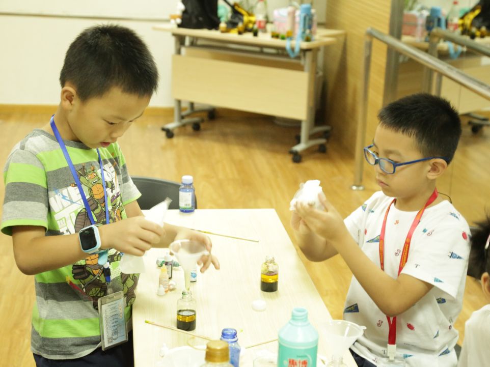 禾欣故事卷|一只漂流瓶的自述：因为遇见你，我珍惜自己